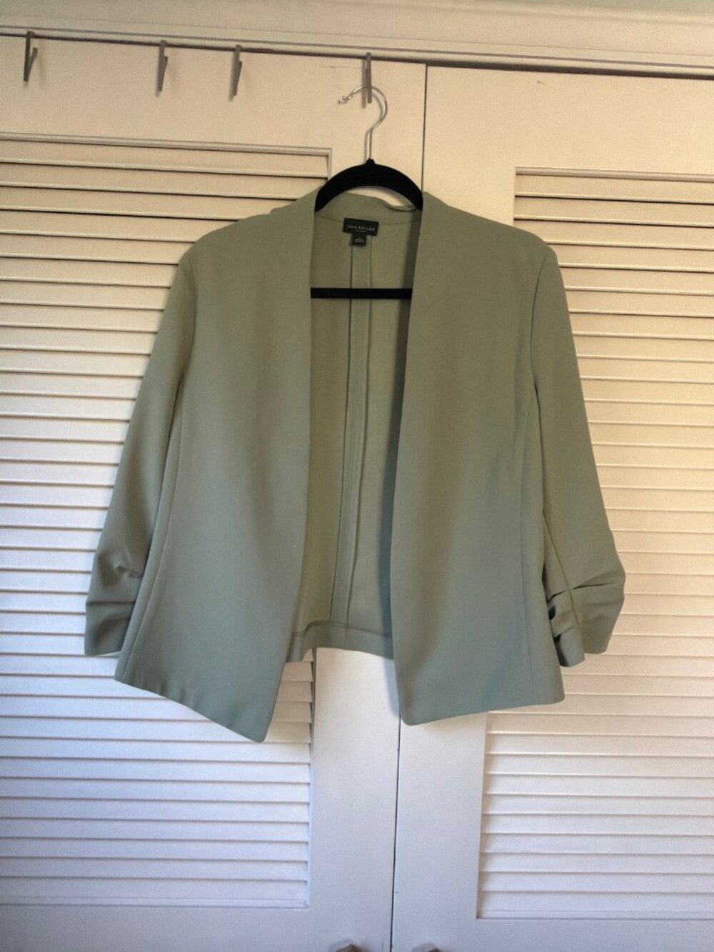 Ann Taylor Factory Sage Green Open-Front Blazer — Size Large